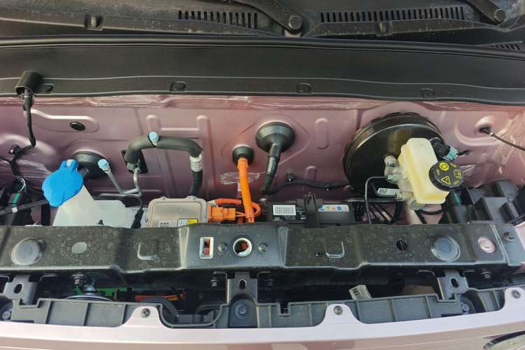 吉利银河 2024款 熊猫mini 200km 耐力熊机舱底盘24