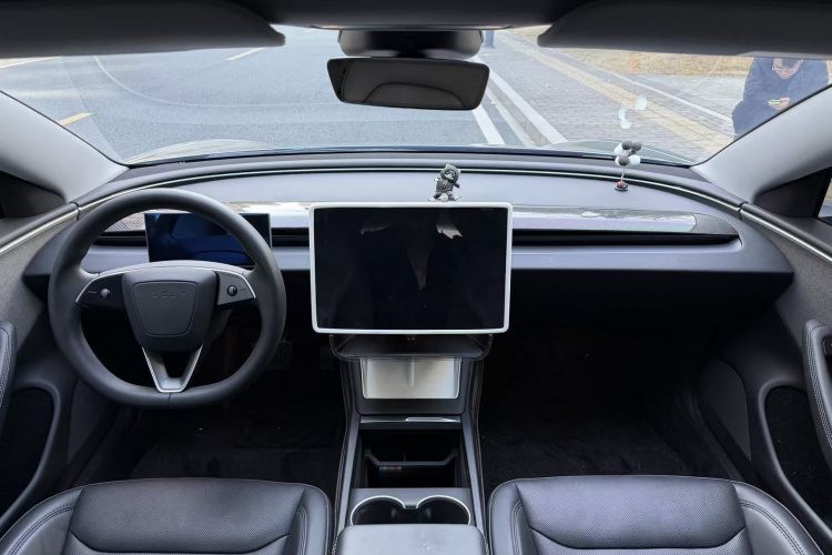特斯拉 Model 3 2023款 后轮驱动版中控内饰7002