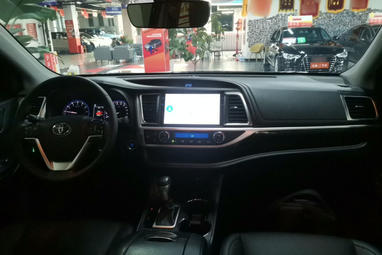 丰田 汉兰达 2021款 2.0T 四驱豪华版 7座中控内饰7002