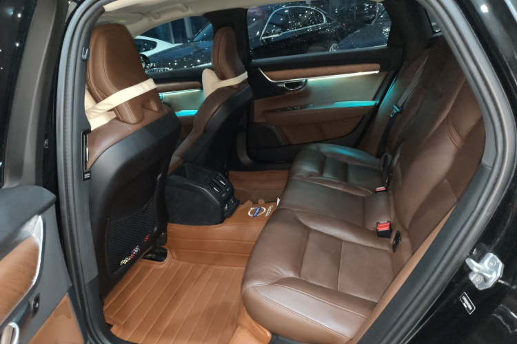 沃尔沃S90 2019款 T5 智逸版中控内饰7004