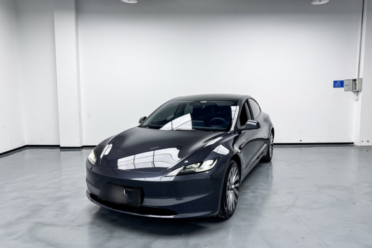 特斯拉 Model 3 2023款 后轮驱动版车身外观1