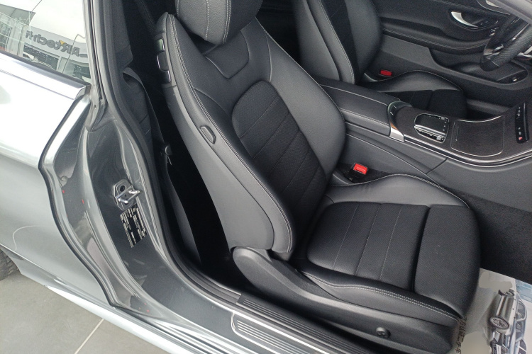 奔驰C级(进口) 2021款 C 260 轿跑车局部细节41