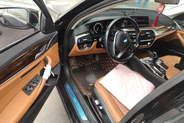 宝马5系 2018款 528Li 上市特别版中控内饰7003