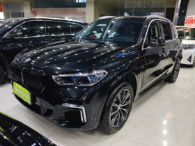 宝马X5 2022款 改款 xDrive 30Li 尊享型M运动套装