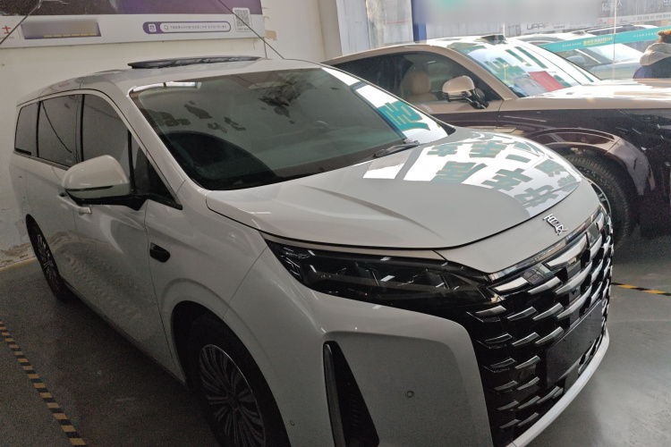 比亚迪 夏 2025款 DM-i 1.5T 180km 卓越型车身外观3