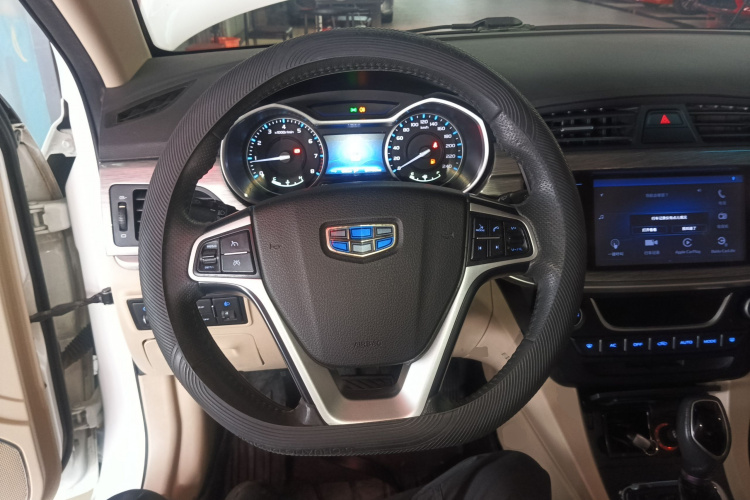 吉利汽车 帝豪 2017款 三厢百万款 1.5L CVT豪华型中控内饰13