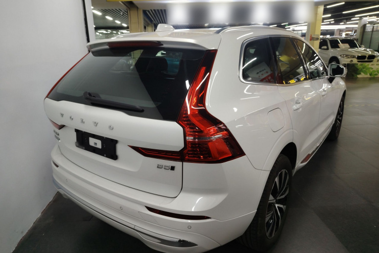 沃尔沃XC60 2025款 B5 四驱智远豪华版车身外观7