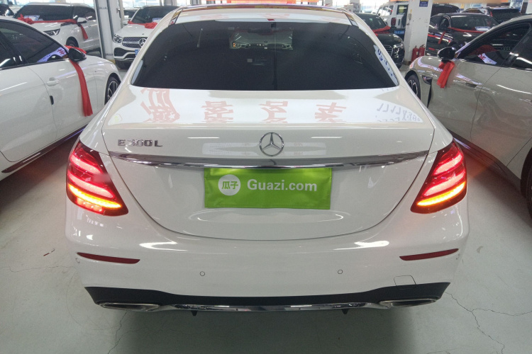 奔驰E级 2016款 E 300 L 运动豪华型车身外观6