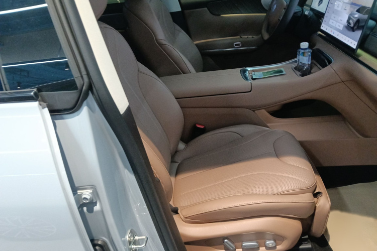 零跑汽车 零跑C11 2026款 增程 300激光雷达智尊版局部细节41