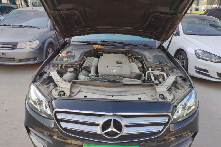 奔驰E级 2017款 E 200 L 运动型 4MATIC局部细节24