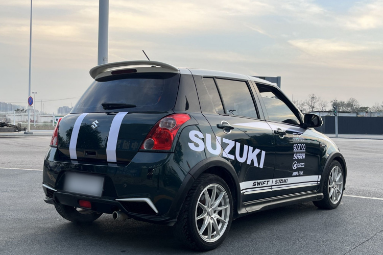 铃木 雨燕 2016款 1.5L 自动时尚型酷玩版车身外观6006