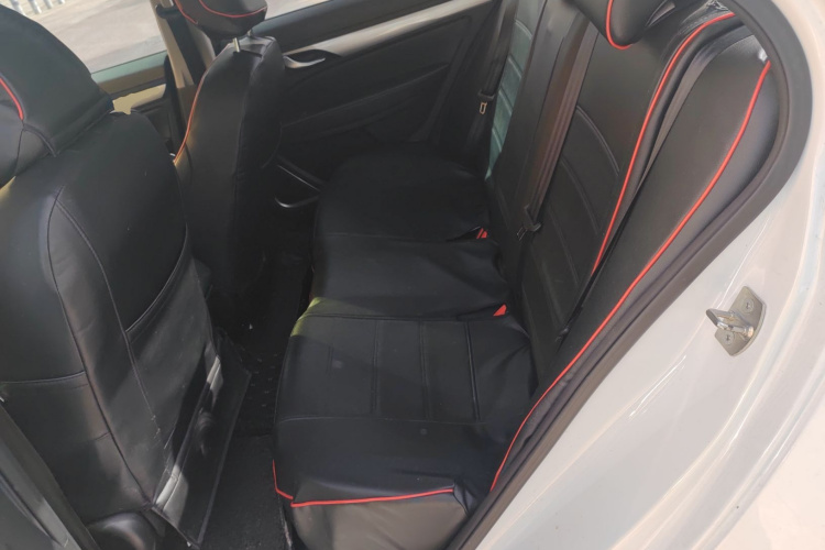 吉利汽车 帝豪 2020款 1.5L 手动豪华型中控内饰21