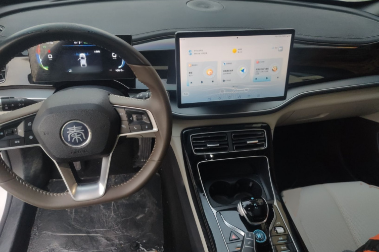 比亚迪 秦PLUS 2023款  冠军版 DM-i 120KM超越型中控内饰7002