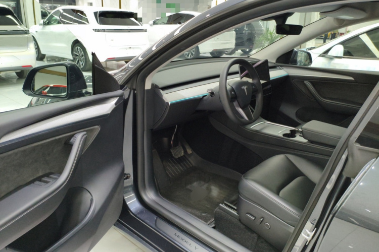 特斯拉 Model Y 2024款 后轮驱动版中控内饰20