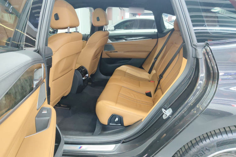 宝马6系GT 2019款 630i M运动套装中控内饰7004