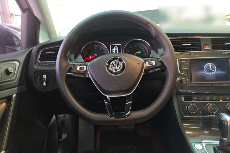 大众 高尔夫 2017款 230TSI 自动豪华百万辆纪念版中控内饰13