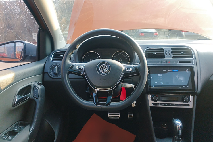 大众 2014款 1.6L Cross Polo 自动中控内饰13