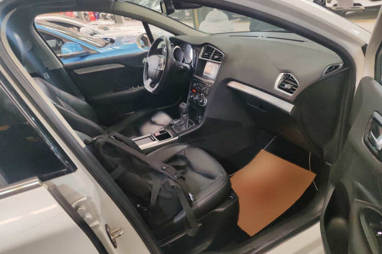 雪铁龙C4L 2016款 1.6T 自动精英型局部细节41