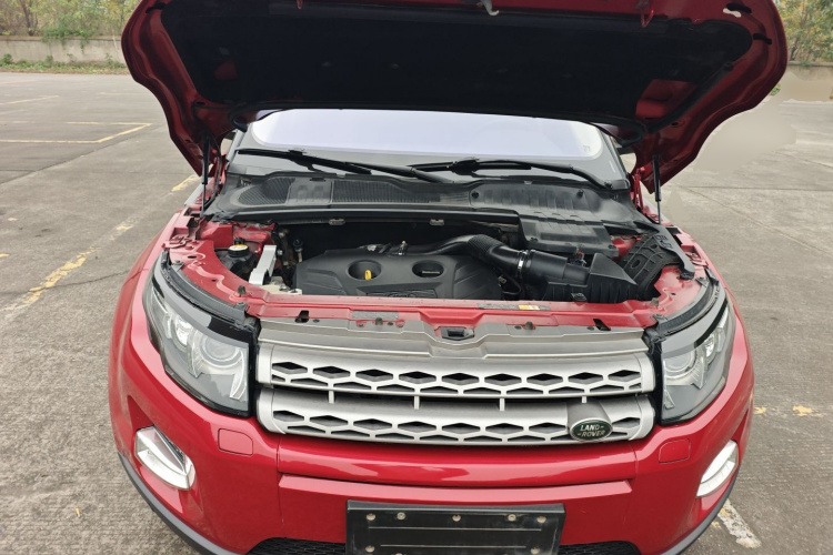路虎 揽胜极光 2015款 2.0T 五门智耀版机舱底盘24
