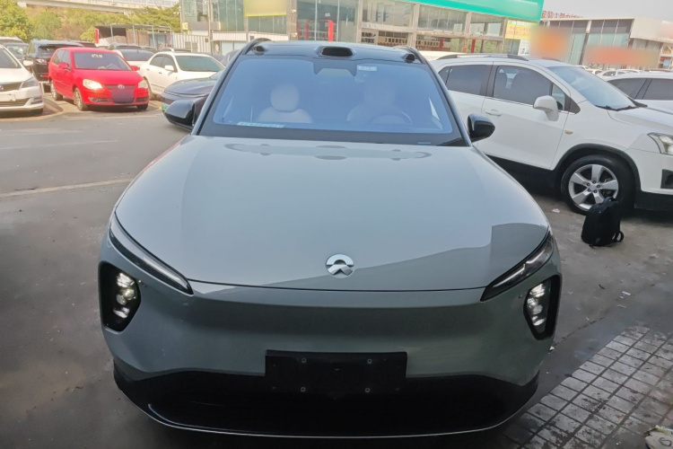 蔚来ES6 2024款 75kWh车身外观2