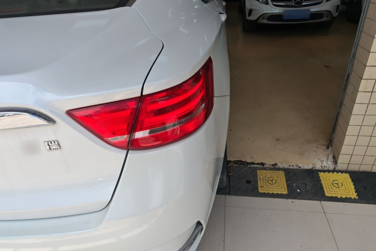 吉利汽车 博瑞 2017款 2.4L 尊尚型车身外观6001