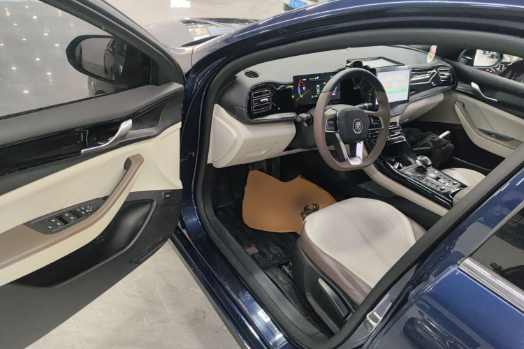 比亚迪 秦PLUS 2023款 冠军版 DM-i 55KM领先型中控内饰20