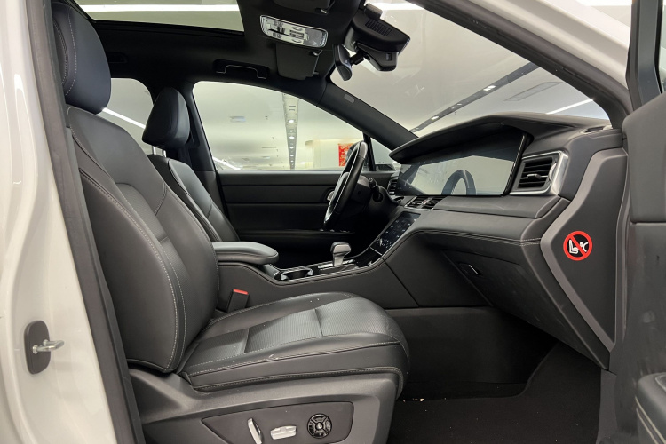 理想汽车 理想ONE 2021款 增程6座版中控内饰7010