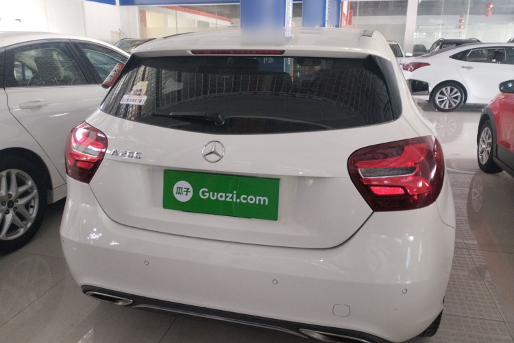 奔驰A级(进口) 2016款 A 200 时尚型车身外观6