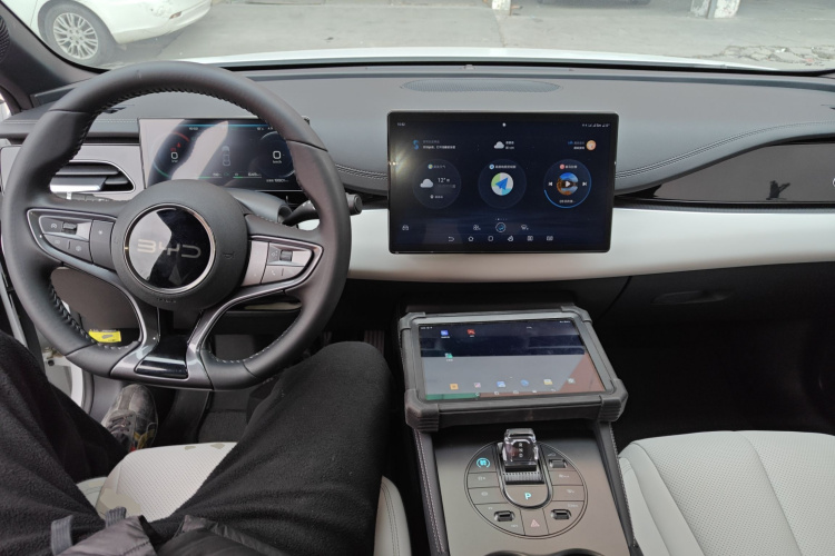 比亚迪 海豹06新能源 2024款 DM-i 80KM尊贵型中控内饰12