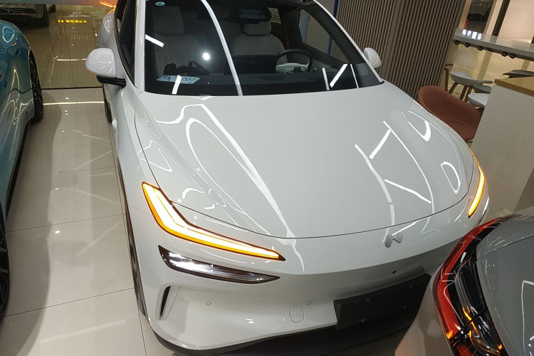 乐道L60 2024款 60kWh 后驱版车身外观2