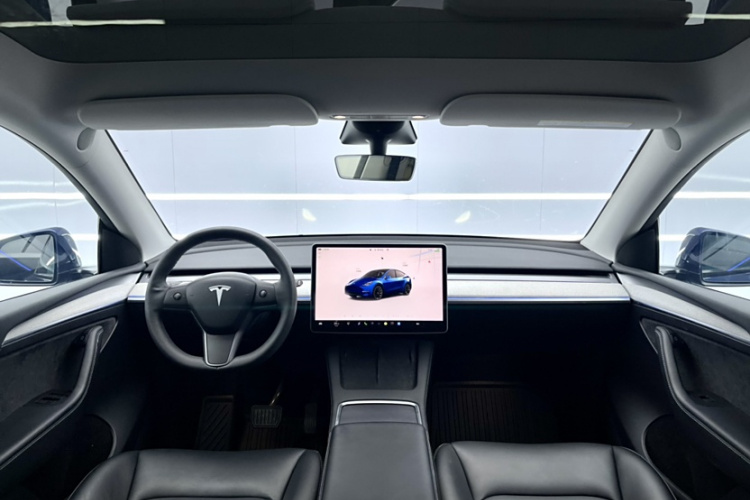 特斯拉 Model Y 2023款 后轮驱动版中控内饰7004