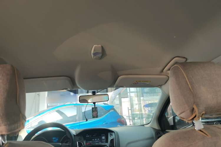 福特 福克斯 2017款 三厢 1.6L 自动舒适型智行版局部细节22