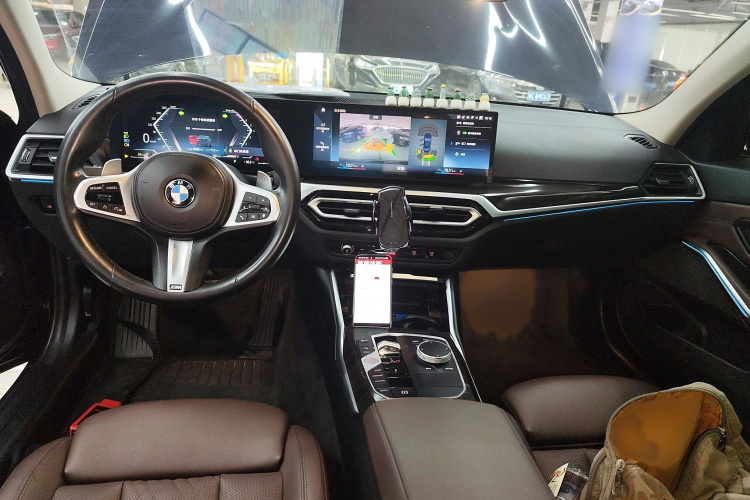 宝马3系 2023款 325Li M运动套装中控内饰7002