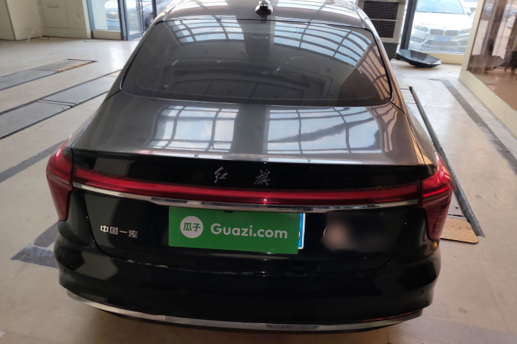 红旗H5 2023款 2.0T 自动智联旗畅版车身外观6