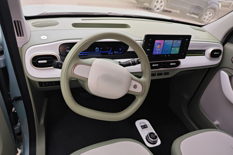 吉利银河 熊猫 2025款 210km 元气熊中控内饰13