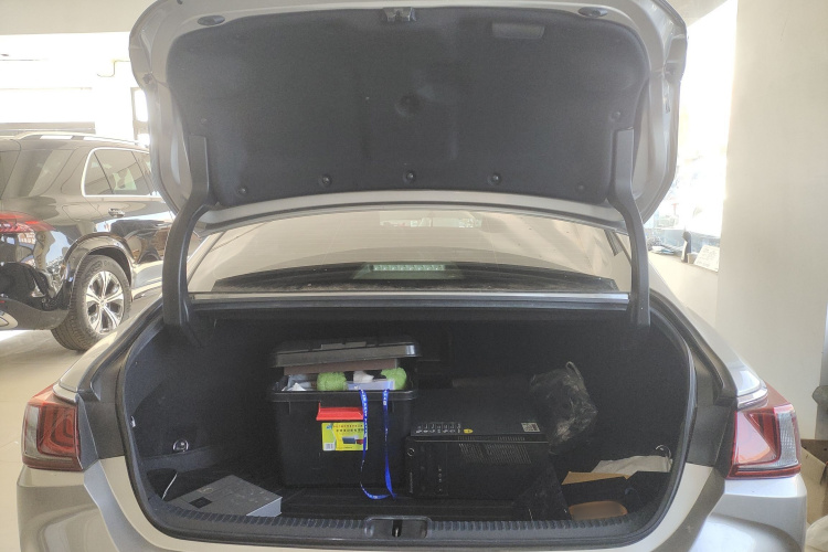 雷克萨斯ES 2020款 200 卓越版机舱底盘23