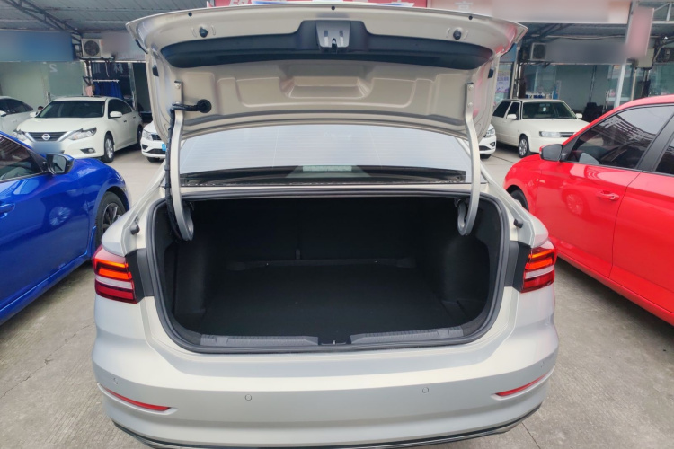 大众 朗逸 2021款 280TSI DSG舒适版机舱底盘23