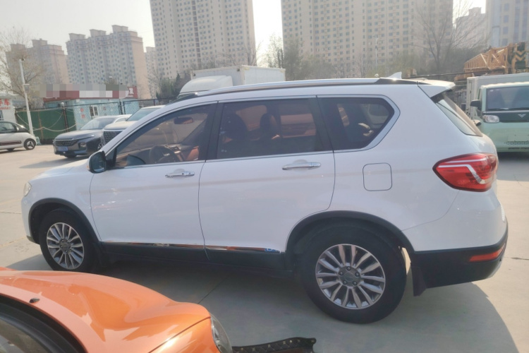 哈弗H6 2017款 红标 运动版 1.5T 自动两驱豪华型车身外观4