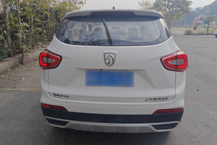 宝骏510 2017款 1.5L 手动时尚型车身外观6