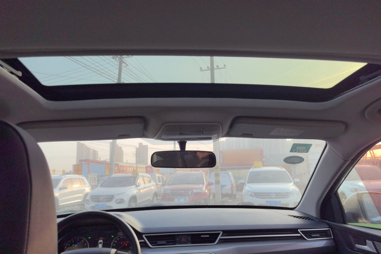 一汽 骏派A50 2018款 1.5L 手动豪华型中控内饰22