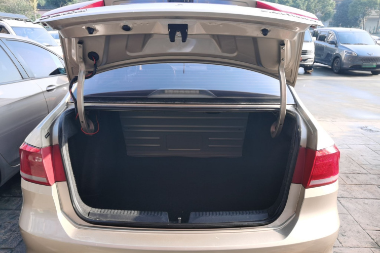 大众 桑塔纳 2013款 1.4L 手动风尚版局部细节23