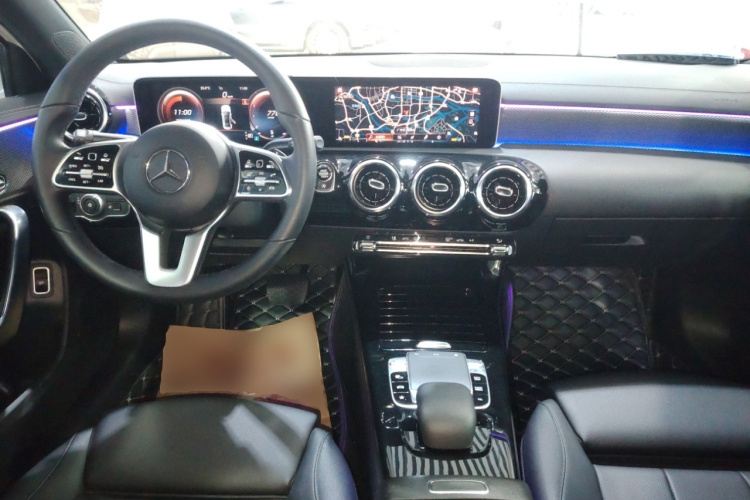 奔驰A级 2019款 A 200 L中控内饰7002