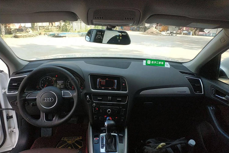奥迪Q5 2017款 40 TFSI 进取型中控内饰12