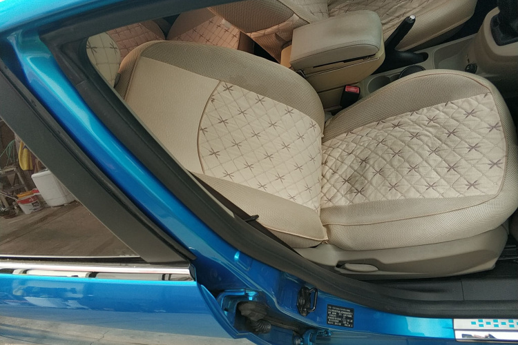 福特 嘉年华 2013款 三厢 1.5L 手动时尚型局部细节41