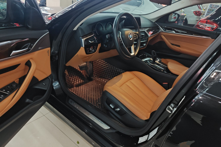 宝马5系 2018款 528Li 上市特别版中控内饰7003