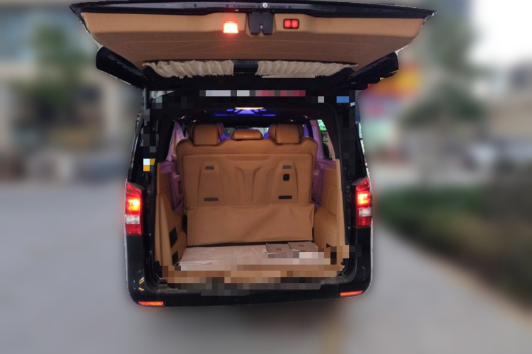 奔驰 威霆 2021款 2.0T 精英版 7座中控内饰23