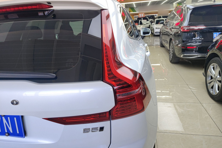 沃尔沃XC60 2024款 B5 四驱智远豪华版车身外观9