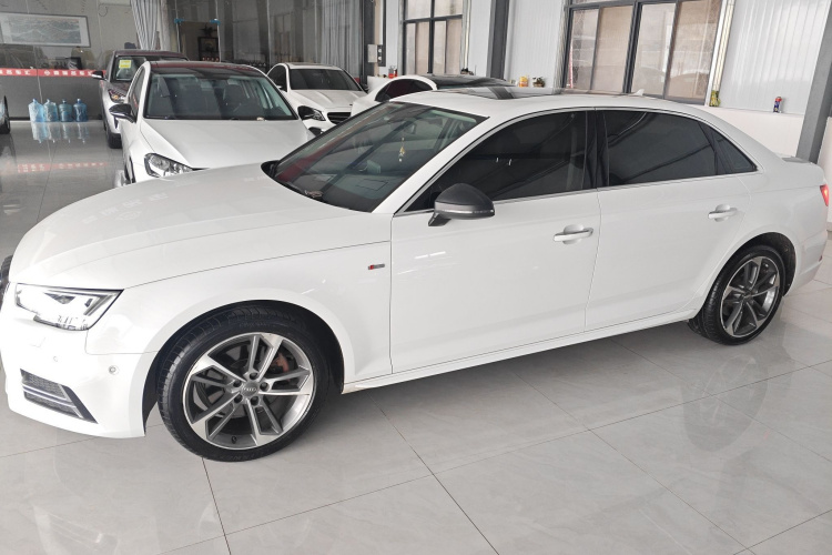 奥迪A4L 2018款 30周年年型 40 TFSI 运动型车身外观4