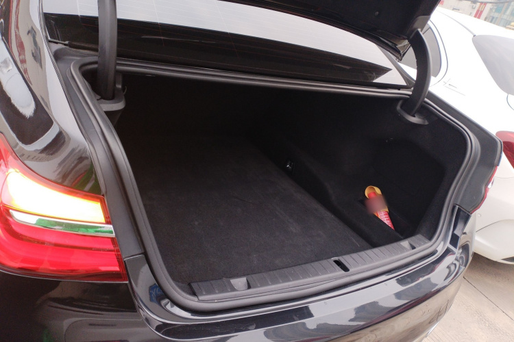 宝马7系 2016款 730Li 领先型局部细节23