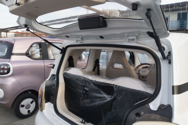 奔腾小马 2026款 222km 萌趣马 Plus机舱底盘23